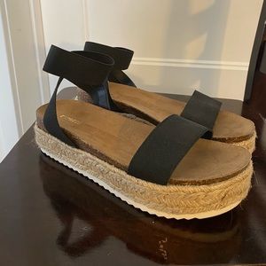 EXPRESS Platform black sandal espadrille